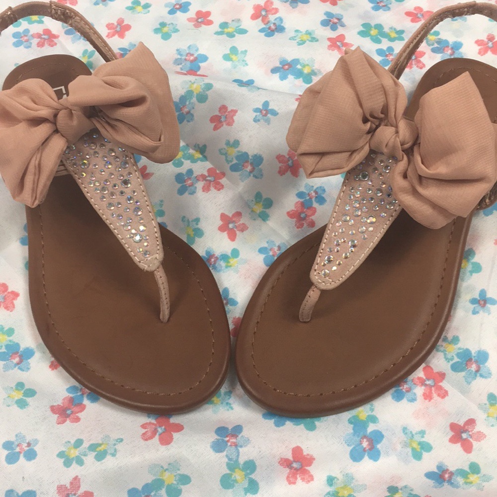Material girl Bow rhinestone sandals - Picture 2 of 8